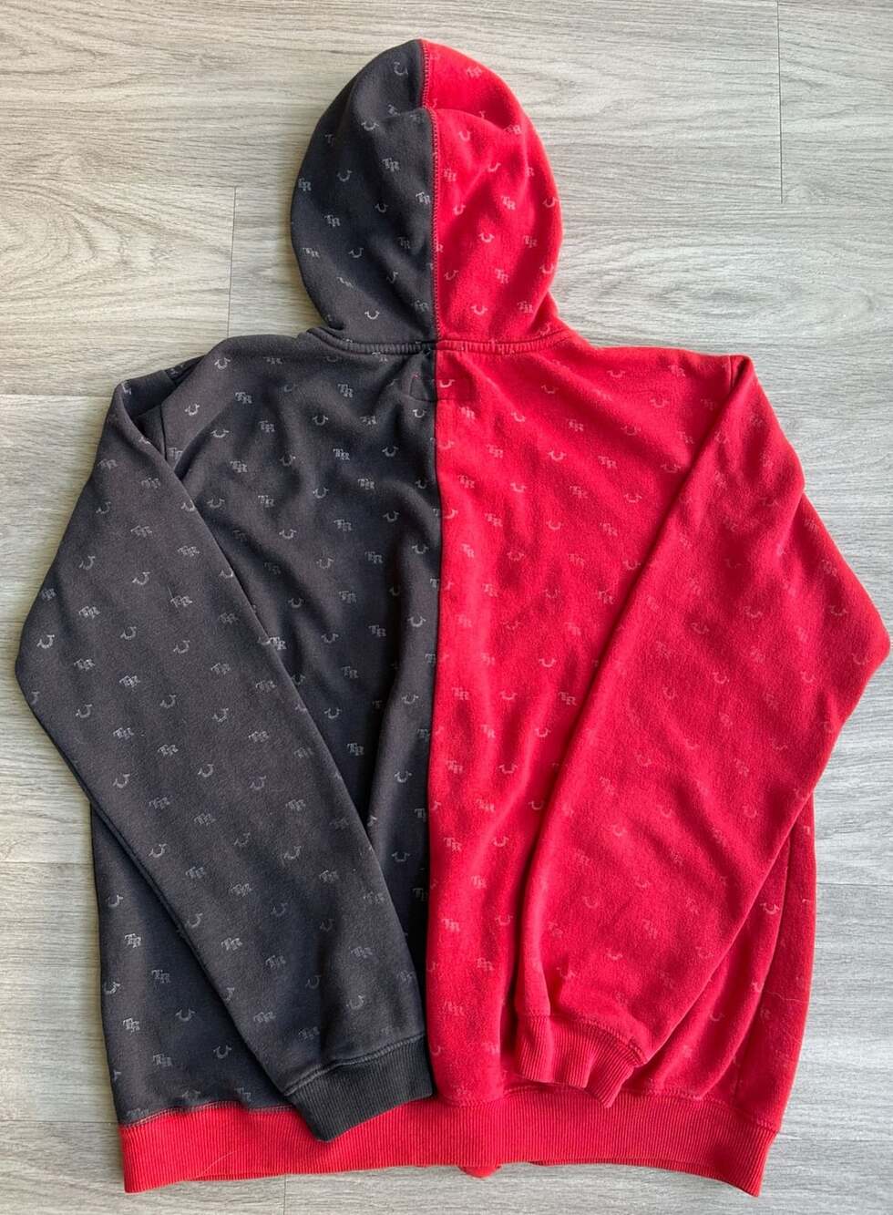 True Religion Zip Up Hoodie Size XL Red Black Split Logo - Picture 5 of 5